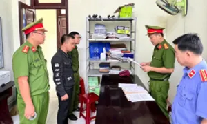 Phó chỉ huy quân sự xã bị bắt vì giúp 10 người trốn nghĩa vụ Phó chỉ huy quân sự xã bị bắt vì giúp 10 người trốn nghĩa vụ