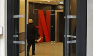 Văn phòng Netflix tại Châu Âu bị đột kích trong cuộc điều tra gian lận thuế Văn phòng Netflix tại Châu Âu bị đột kích trong cuộc điều tra gian lận thuế
