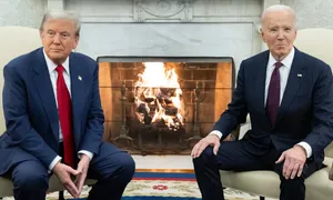 Đồng minh ông Trump chỉ trích động thái 'gỡ rào vũ khí' cho Ukraine Đồng minh ông Trump chỉ trích động thái 'gỡ rào vũ khí' cho Ukraine