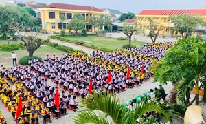 Hiệu trưởng được 'giải oan' vụ thu 50.000 đồng của học sinh Hiệu trưởng được 'giải oan' vụ thu 50.000 đồng của học sinh