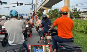 'Không dám rẽ phải đèn đỏ, mất tiếng rưỡi mới về đến nhà'