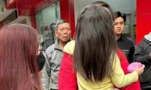 Cô gái vào trường mầm non khai 'muốn chiếm đoạt' bé gái 4 tuổi Cô gái vào trường mầm non khai 'muốn chiếm đoạt' bé gái 4 tuổi