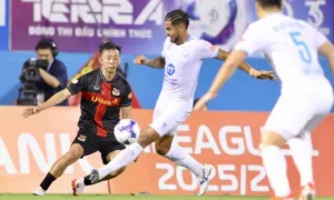 Tân binh Ninh Bình hạ Nam Định ở V-League